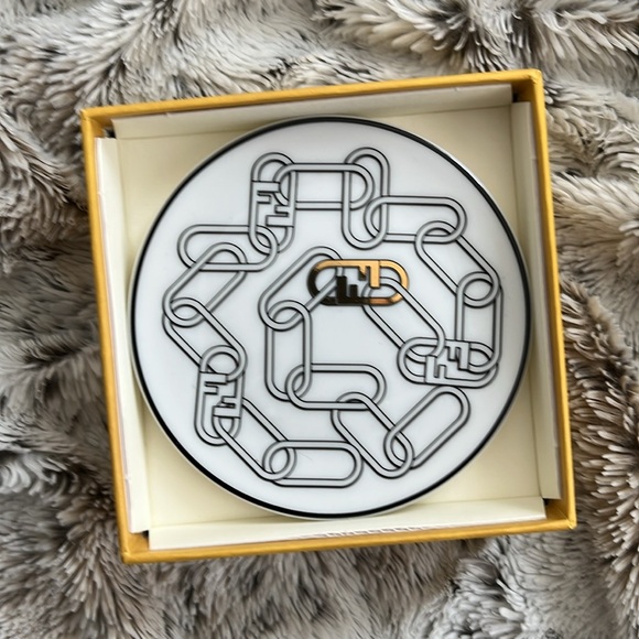 FENDI O'LOCK BOMBONIERE PLATE - Picture 6 of 6